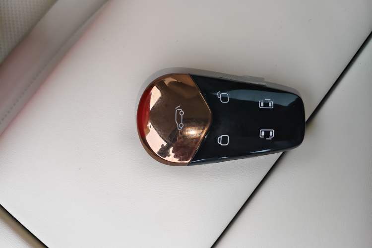 Used VOYAH Dream 2025 PHEV Four-Wheel-Drive Flagship Kunpeng Edition Vehicle Key