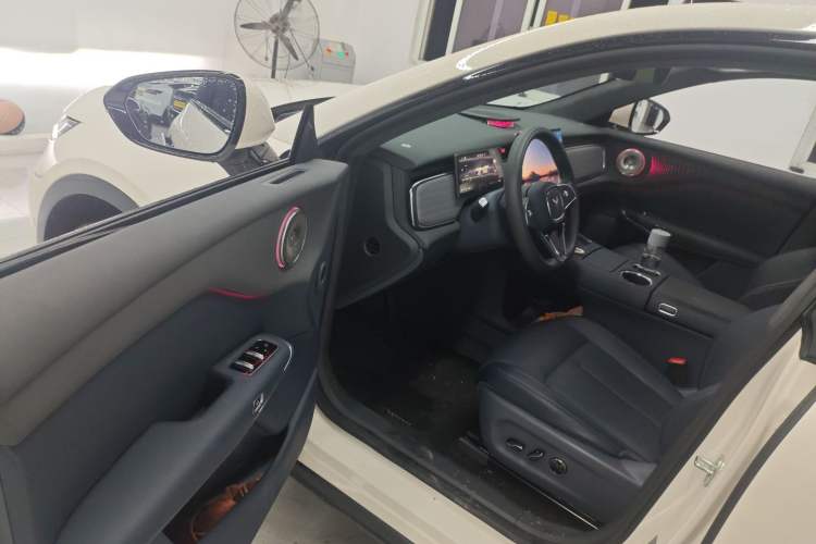 Used VOYAH COURAGE 2025 Model Rear-Drive Qiankun Edition
