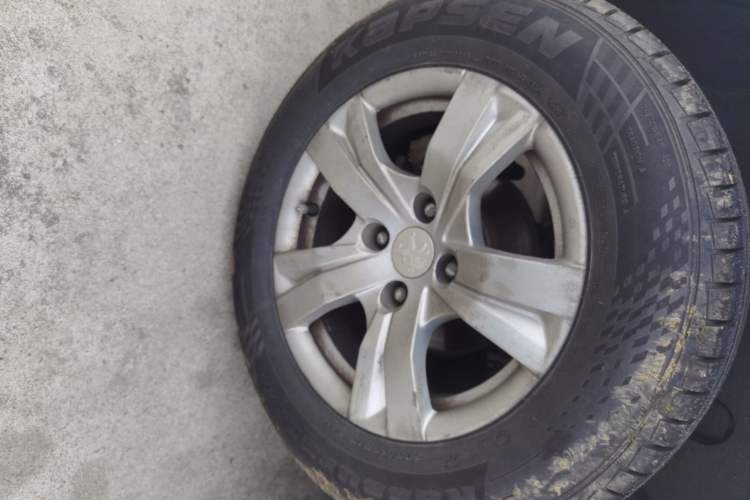 Used Peugeot 2008 2015 1.6L Automatic Playcool Edition Exterior 5