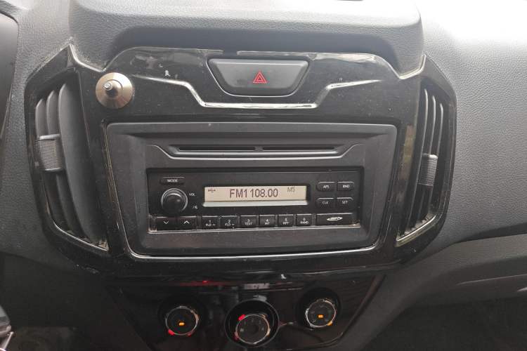 Used Isuzu JLM 2018 2.8T Classic Edition Two-Wheel Drive Luxury Version with Extended Cargo Bed JE493ZLQ5F
