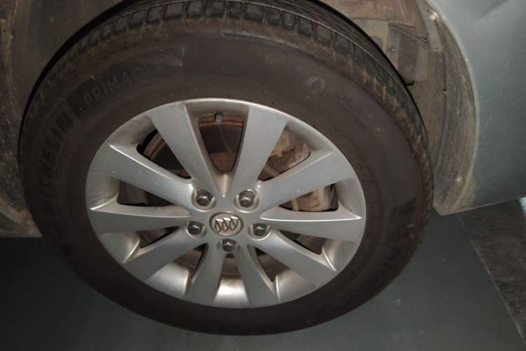 Used Buick GL8 2012 2.4L BASE Comfort Edition