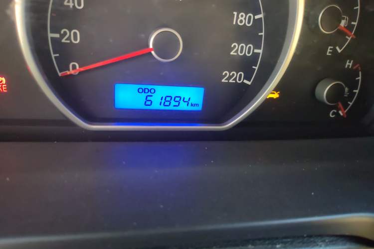 Used Hyundai Celesta 2011 1.6L Manual Comfort Edition Odometer Close Up