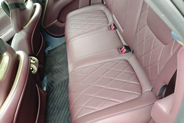 Used Avatr 11 2025 Year Updated Max Extended-Range Version Left Rear Seat