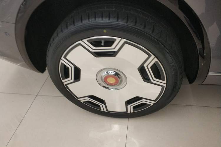 Used Hongqi E-HS9 2022 660 km Range Flagship Edition Four Seats
