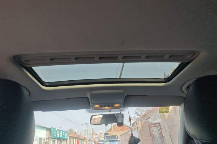 Used Volkswagen Lavida 2013 Restyled Classic 1.6L Manual Comfort Edition Headliner