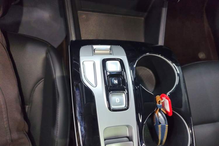 Used Hyundai Tucson 2023 Tucson L 1.5T Automatic Two-Wheel Drive DLX Luxury Edition Gear Lever