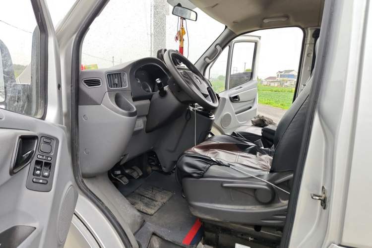 Used Foton Toano 2021 2.0T Manual Tongtu Short Wheelbase Mid-Height 5/6-Seater 4F20TC3 Driver Seat