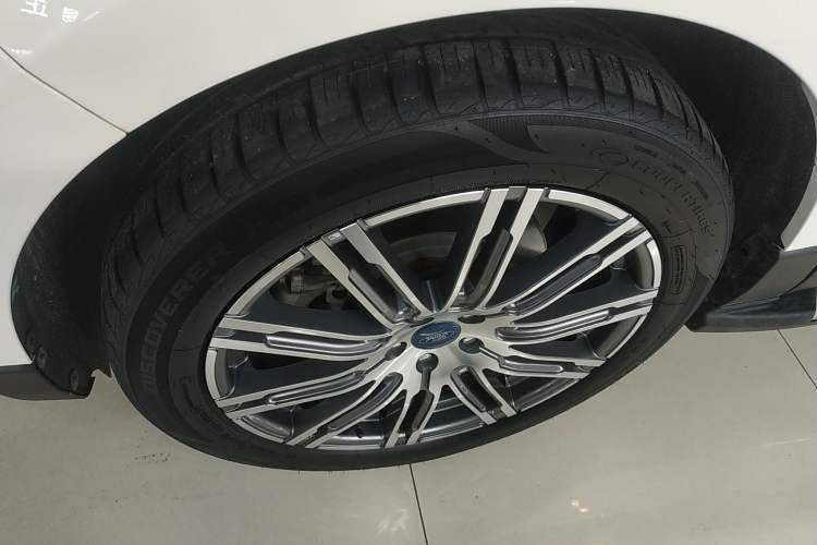 Used Ford Edge 2018 EcoBoost 245 Two-Wheel-Drive Platinum Edition 5 Seats
