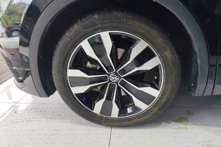 Used Volkswagen Tiguan L 2023 330TSI Automatic Two-Wheel Drive R-Line Enjoyment Edition Left Front Wheel Hub