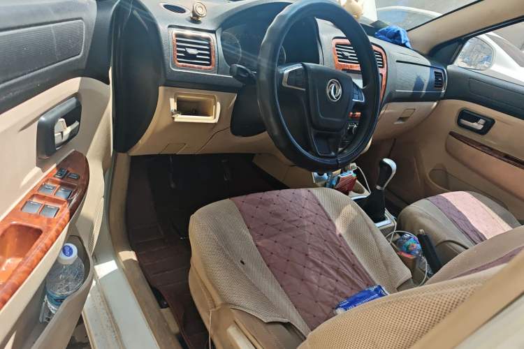 Used Dongfeng Fengon 330 2014 1.5L Manual Comfort Version DK15-02
