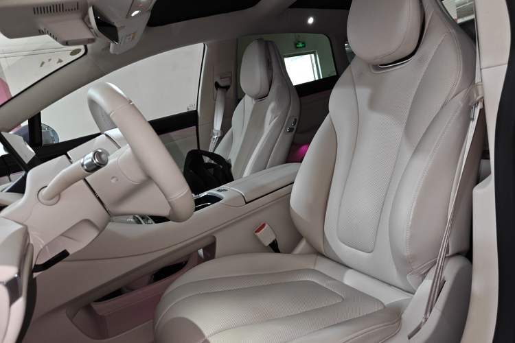 Used Hima Luxeed S7 2025 705 km Pro
