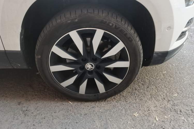 Used Skoda Karoq 2021 TSI280 Luxury Edition Right Front Wheel Hub