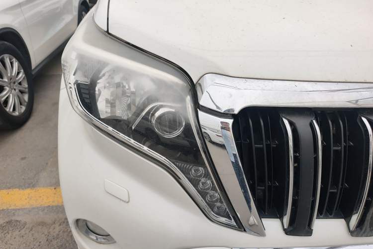 Used Toyota Prado 2014 2.7L Middle East Version Parallel Import Right Front Headlight