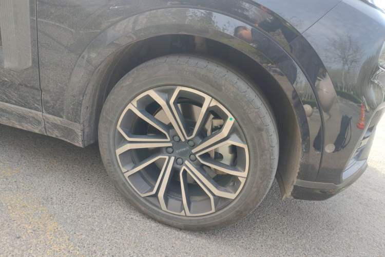 Used Lynk & Co 09 EM-P 2023 2.0TD EM-P Long-Range Version PM 7-Seater Right Front Wheel Hub