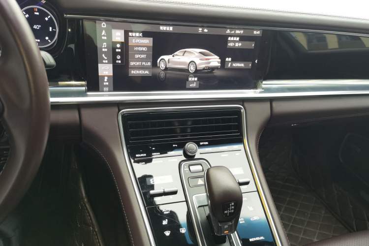 Used Porsche Panamera 2021 Panamera 4 E-Hybrid Executive Long Wheelbase 2.9T Audio And AC Panel