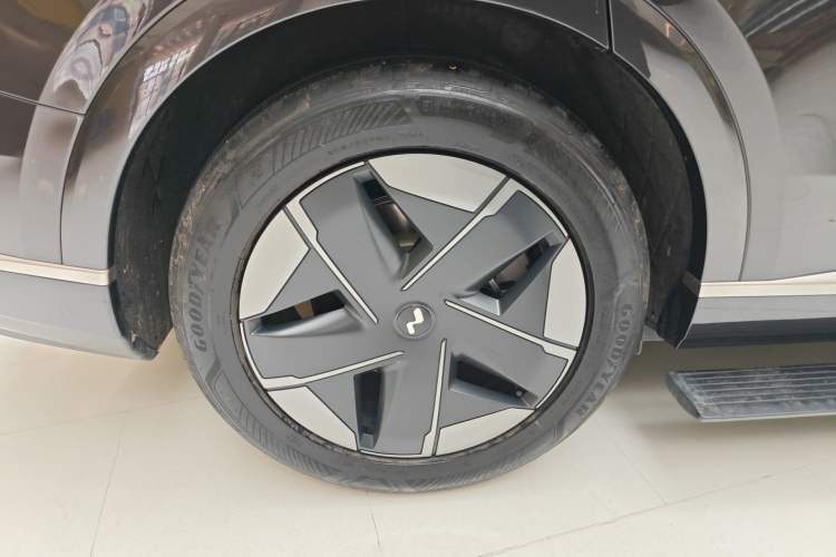 Used ONVO Luxeed L90 2025 Model—Ultra Six-Seater Version
