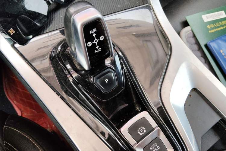 Used Lynk & Co 01 2020 2.0T Two-Wheel Drive Pure Pro Version China VI Standard Gear Lever