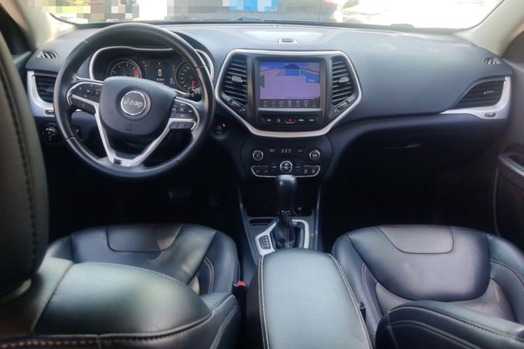 Used Jeep Cherokee 2016 2.4L Leading Edition Center Console