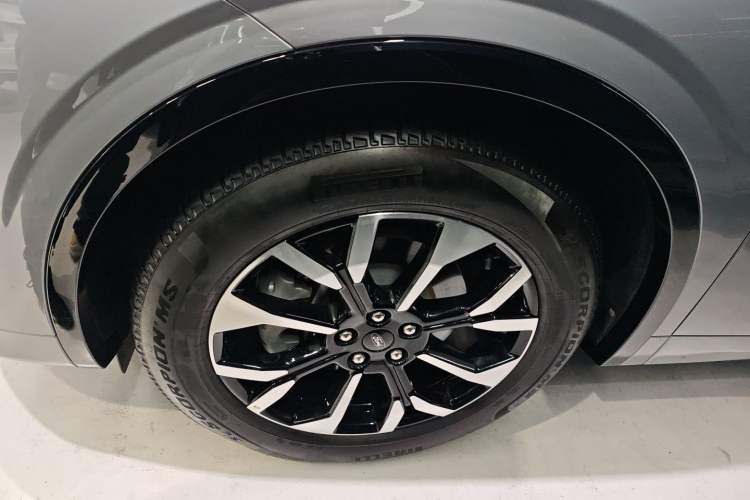 Used Ford Edge 2025 Ford Explorer L 2.0T EcoBoost E-Hybrid Four-Wheel-Drive 7-Seater Supreme Model