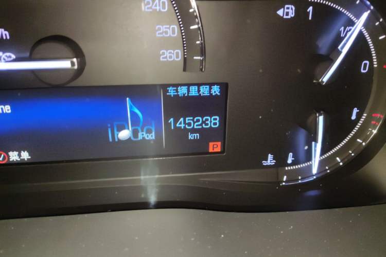 Used Cadillac XT5 2018 28E Four-Wheel Drive Tech Version Odometer Close Up