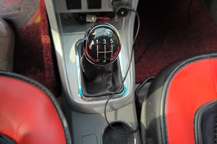 Used Geely Auto Classic Emgrand 2013 Sedan 1.8L Manual Elite Model
