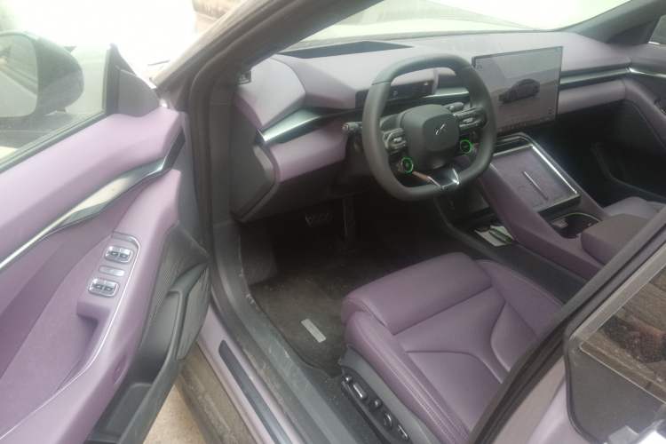 Used XPeng P7 2025 Model—702 Long Range Ultra Driver Seat
