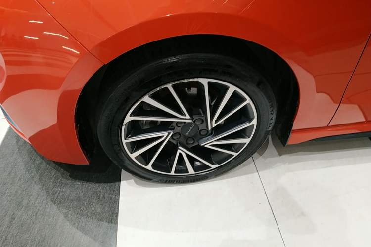 Used Lynk & Co 03 2021 1.5TD DCT JingPlus Left Front Wheel Hub