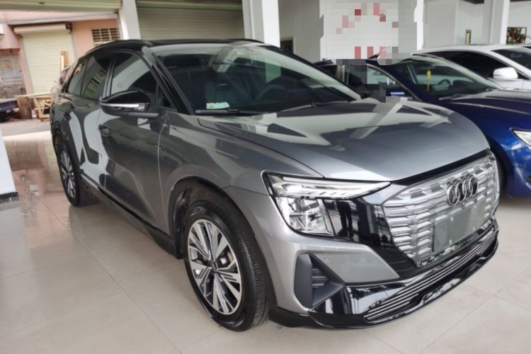 Used Audi Q5 e-tron 2023 40 e-tron Shining Edition Brocade Suit Front Right 45 Deg