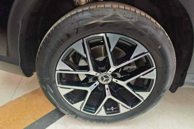 Used Mercedes-Benz GLC 2025 Refresh GLC 260 L 4MATIC Dynamic Edition Exterior 5