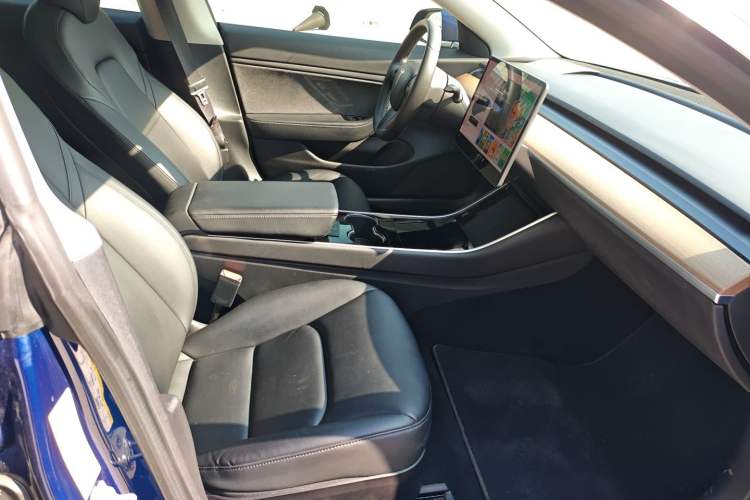 Used Tesla Model 3 2019 Long-Range All-Wheel-Drive Version