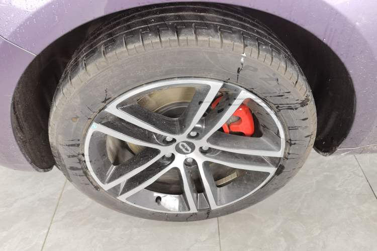 Used Hima AITO M5 2025 Extended-Range Ultra All-Wheel-Drive Version Left Front Wheel Hub