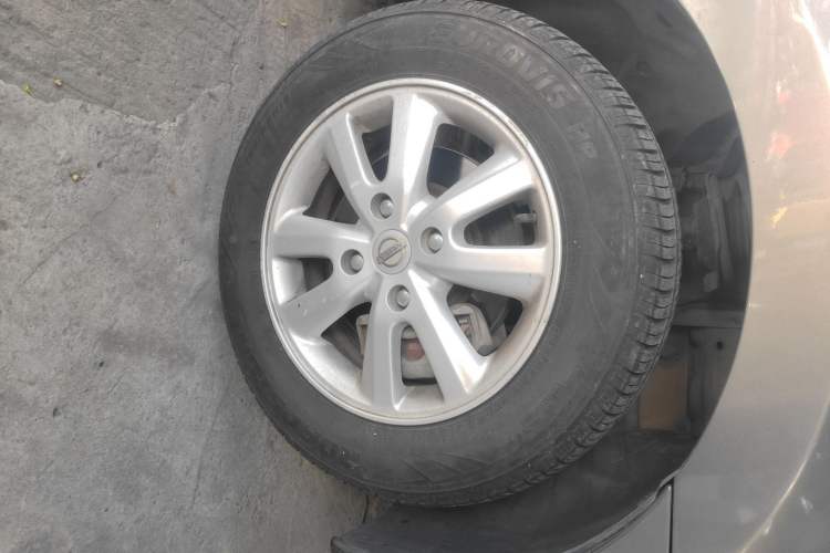 Used Nissan Sylphy 2012 Classic 1.6XE Automatic Comfort Edition Right Front Wheel Hub