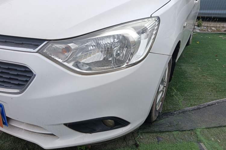 Used Chevrolet Sail 2015 Sail 3 1.5L Manual with Ideal Sunroof Edition
