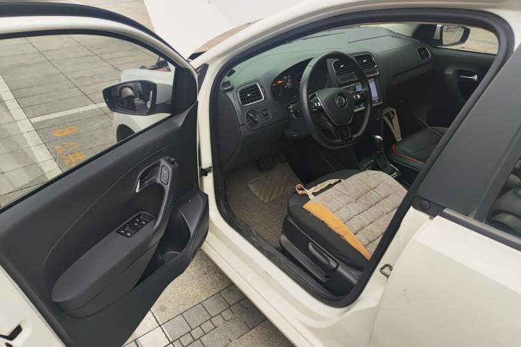 Used Volkswagen Polo 2016 1.6L Automatic Comfort Model Driver Seat