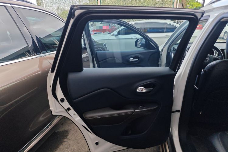 Used Jeep Cherokee 2016 2.4L Leading Edition