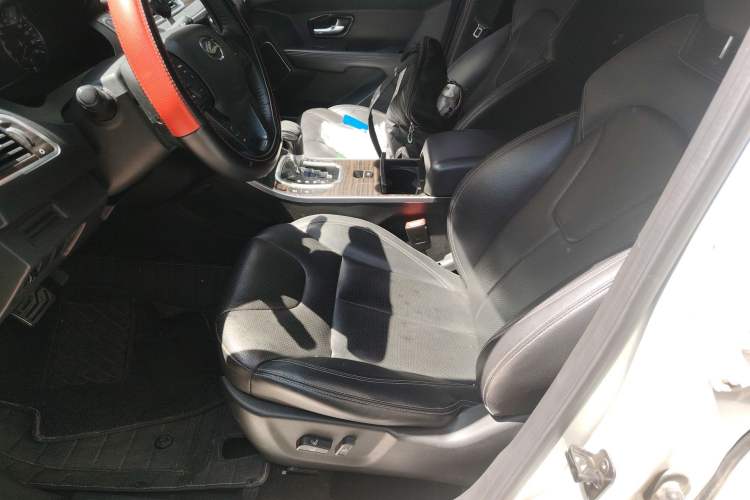 Used Land X7 2015 2.0T Panoramic Prestige Edition