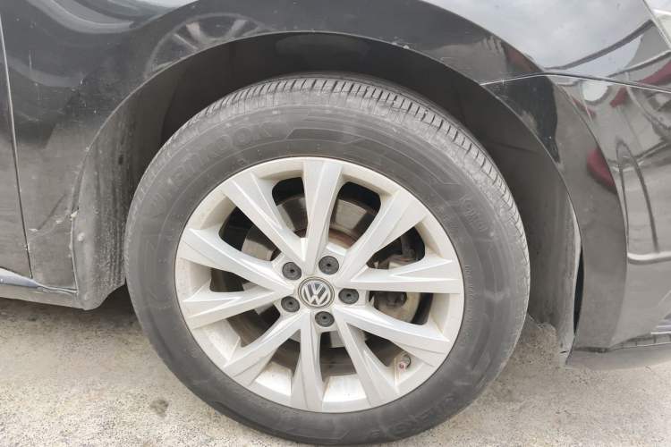 Used Volkswagen Lavida 2017 1.6L Automatic Comfort Edition
