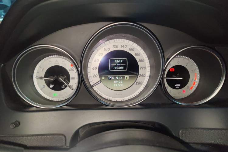 Used Mercedes-Benz C-Class 2011 C 200 Fashion Travel Edition
