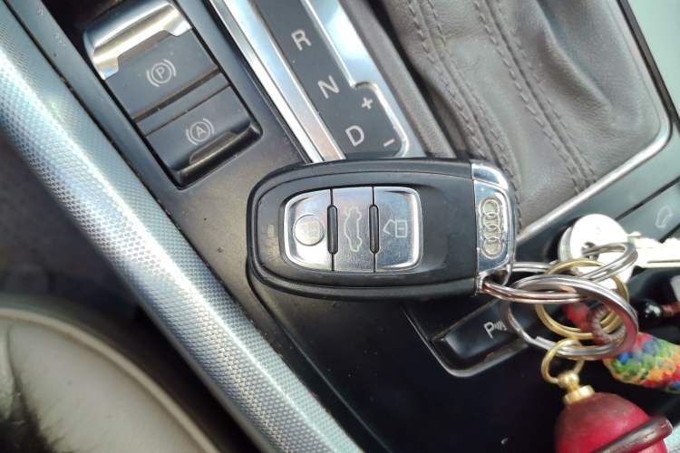 Used Audi Q5 2012 2.0TFSI Technology Model Vehicle Key