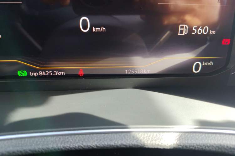 Used Volkswagen T-ROC 2018 280TSI DSG Four-Wheel Drive Luxury Version China V Emission Standard Odometer Close Up