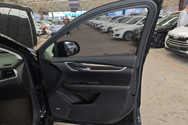 Used Cadillac XT5 2018 25T Luxury Model