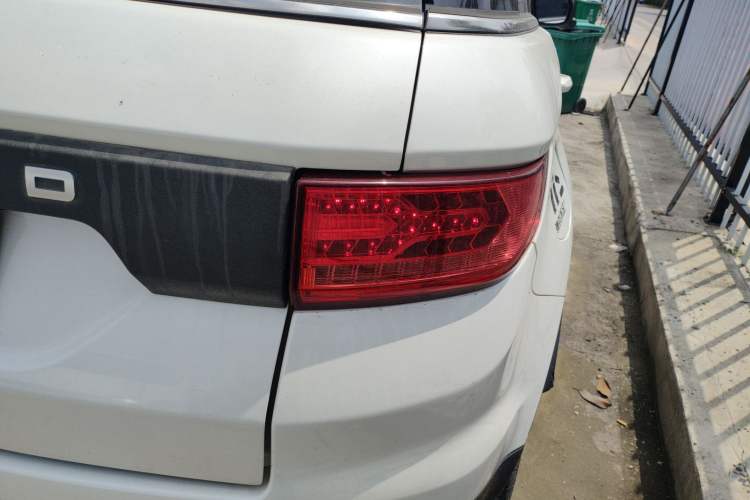 Used Land X7 2015 2.0T Panoramic Luxury Edition Exterior 3