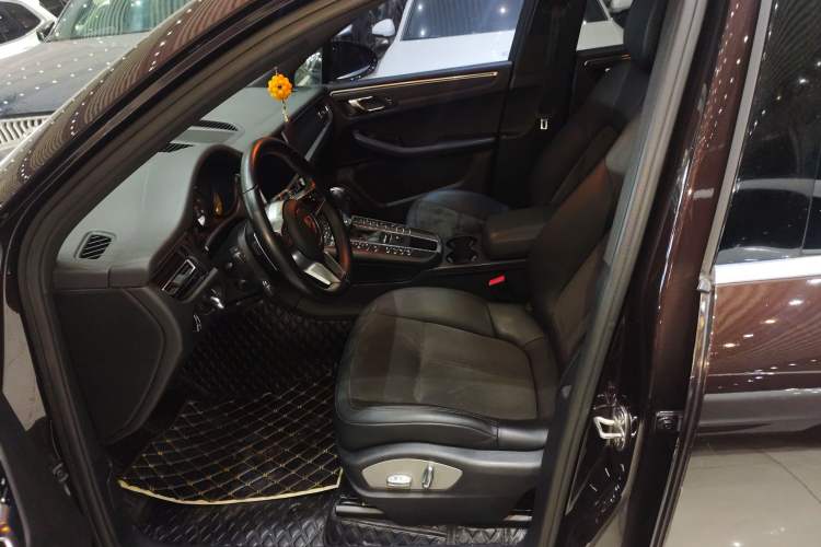 Used Porsche Macan 2018 Macan 2.0T Left Front Seat