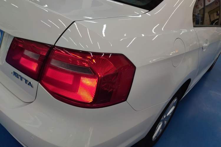 Used Volkswagen Jetta 2015 1.6L Automatic Comfort Model Right Rear Taillight