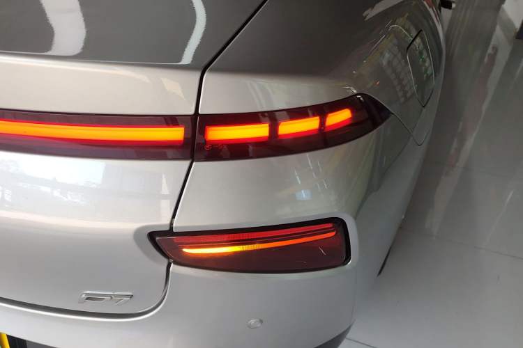 Used XPeng P7 2022 670N+