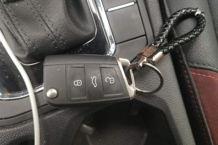 Used Volkswagen Bora 2021 1.5L Automatic Elite Smart Connect Edition Vehicle Key