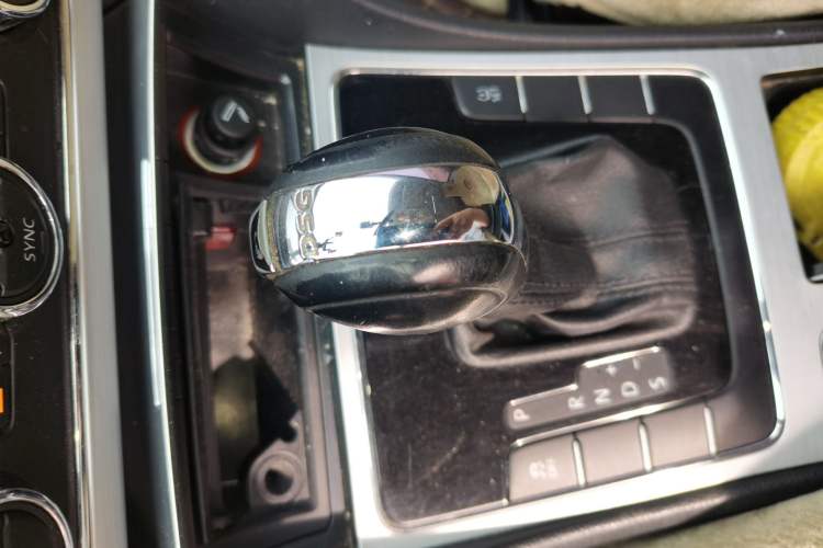 Used Volkswagen Passat 2013 1.8TSI DSG Prestige Edition Gear Lever