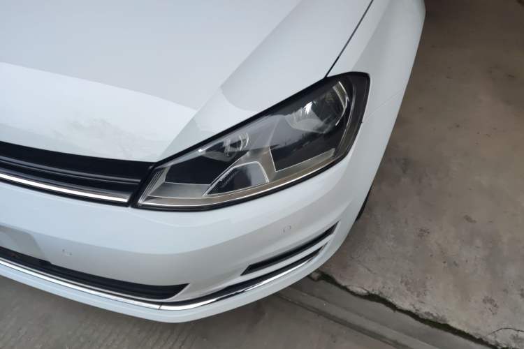 Used Volkswagen Golf 2017 1.6L Automatic Comfort Million-Vehicle Anniversary Edition
