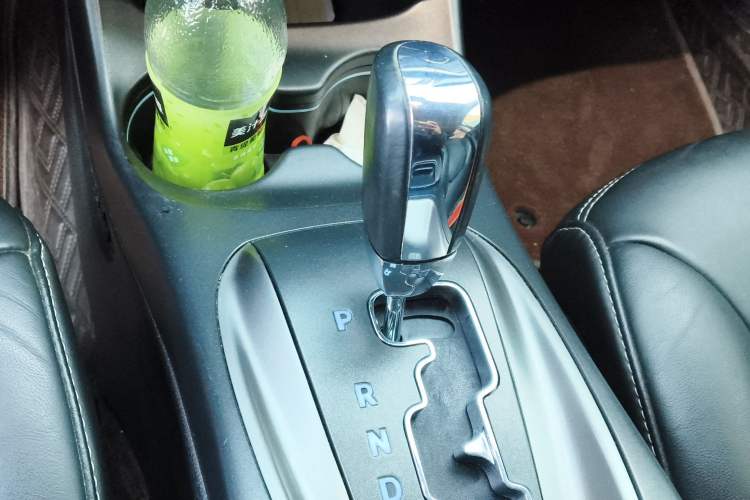 Used Dodge Journey 2016 2.4L Two-Wheel-Drive Touring Edition Gear Lever