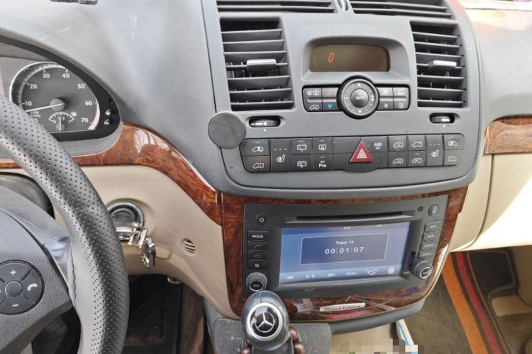 Used Mercedes-Benz Viano 2014 3.5L Premier Edition Audio And AC Panel